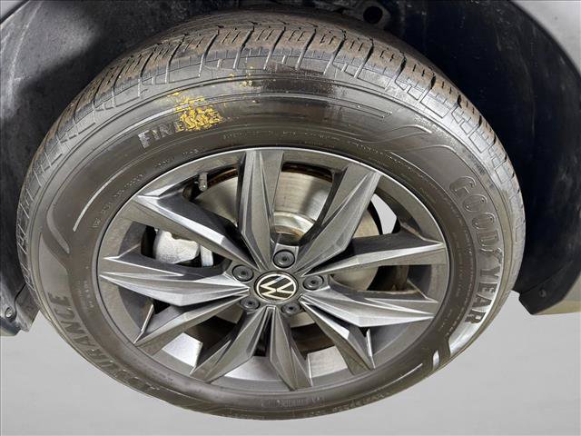 Used 2023 Volkswagen Tiguan SE FWD image 11