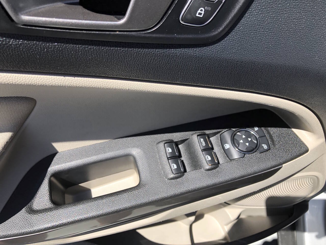 Used 2020 Ford EcoSport SE w/ SE Convenience Package FWD image 10