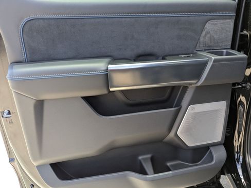 Used 2025 Ford F350 Platinum w/ FX4 Off-Road Package image 27