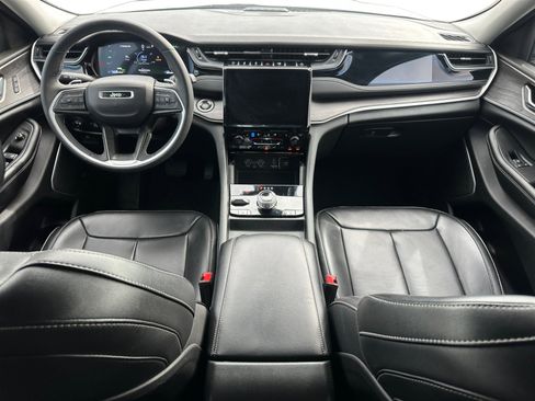 Used 2023 Jeep Grand Cherokee 4WD 4xe w/ Luxury Tech Group II image 11