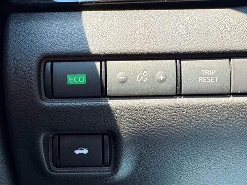 Used 2022 Nissan Sentra SV image 27