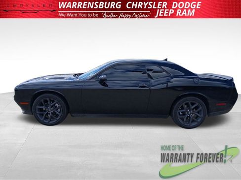 Used 2023 Dodge Challenger SXT w/ Plus Package image 7