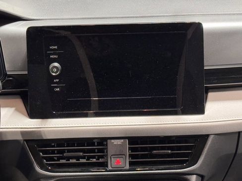 New 2025 Volkswagen Taos S image 18