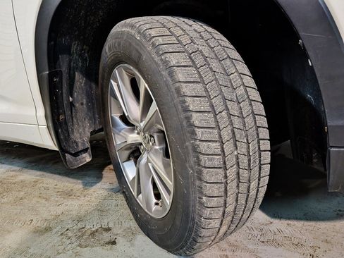 Used 2015 Toyota Highlander XLE image 61