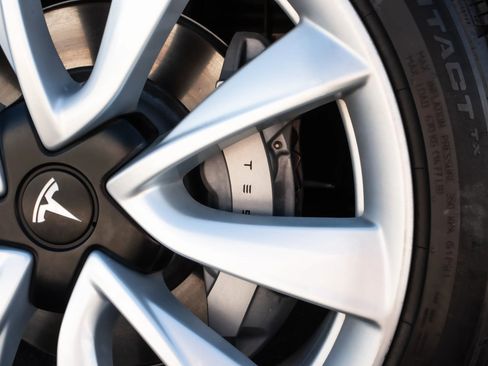 Used 2018 Tesla Model 3 Long Range image 36
