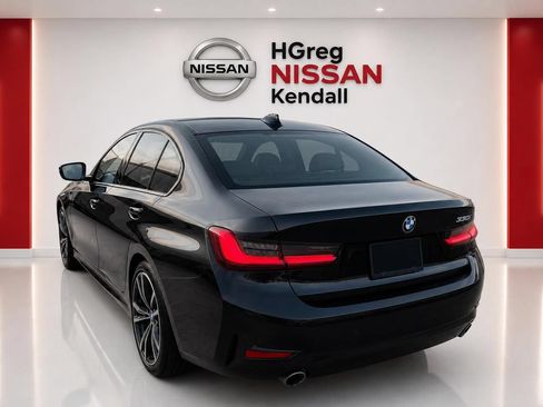 Used 2021 BMW 330i Sedan w/ Convenience Package RWD image 2