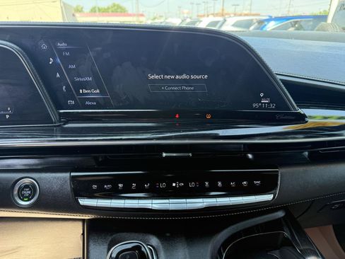 Used 2021 Cadillac Escalade ESV Sport w/ Driver Assist Tech Package AWD/4WD image 27