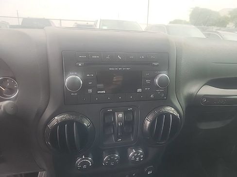 Used 2018 Jeep Wrangler Unlimited Rubicon AWD/4WD image 21