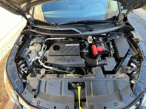 Used 2025 Nissan Rogue SV image 34