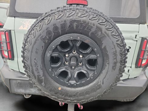 Used 2023 Ford Bronco Wildtrak image 29