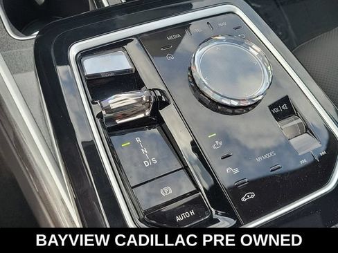 Used 2023 BMW 740i RWD image 40
