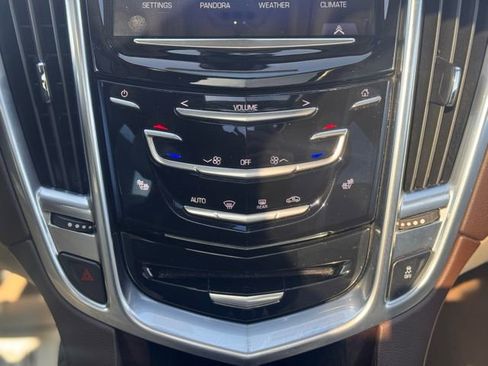 Used 2014 Cadillac SRX Luxury image 18