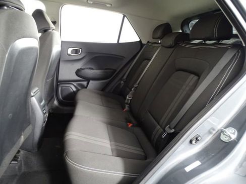 Used 2024 Hyundai Venue SEL FWD image 13