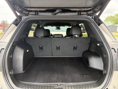 Used 2026 GMC Terrain AT4 w/ LPO, Floor Liner Package AWD/4WD image 16
