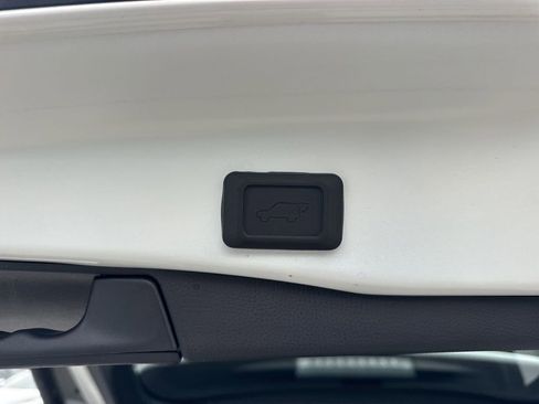 Used 2025 Toyota RAV4 XLE w/ Convenience Package FWD image 32