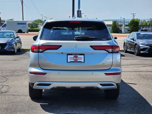 New 2025 Mitsubishi Outlander SE image 4