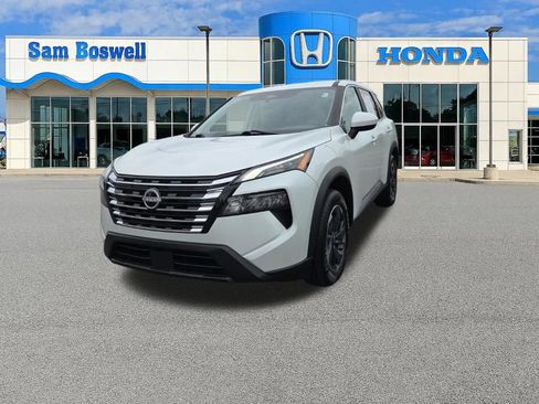 Used 2024 Nissan Rogue SV FWD image 9