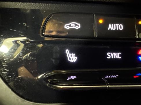 Used 2023 Buick Envision Preferred AWD/4WD image 20