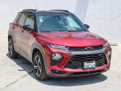 Used 2023 Chevrolet TrailBlazer RS w/ Convenience Package FWD image 3