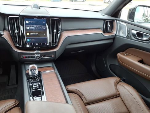 Certified 2023 Volvo XC60 B5 Ultimate w/ Climate Package image 14