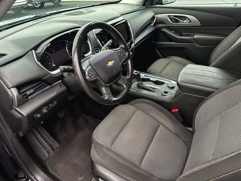 Used 2018 Chevrolet Traverse LT image 13