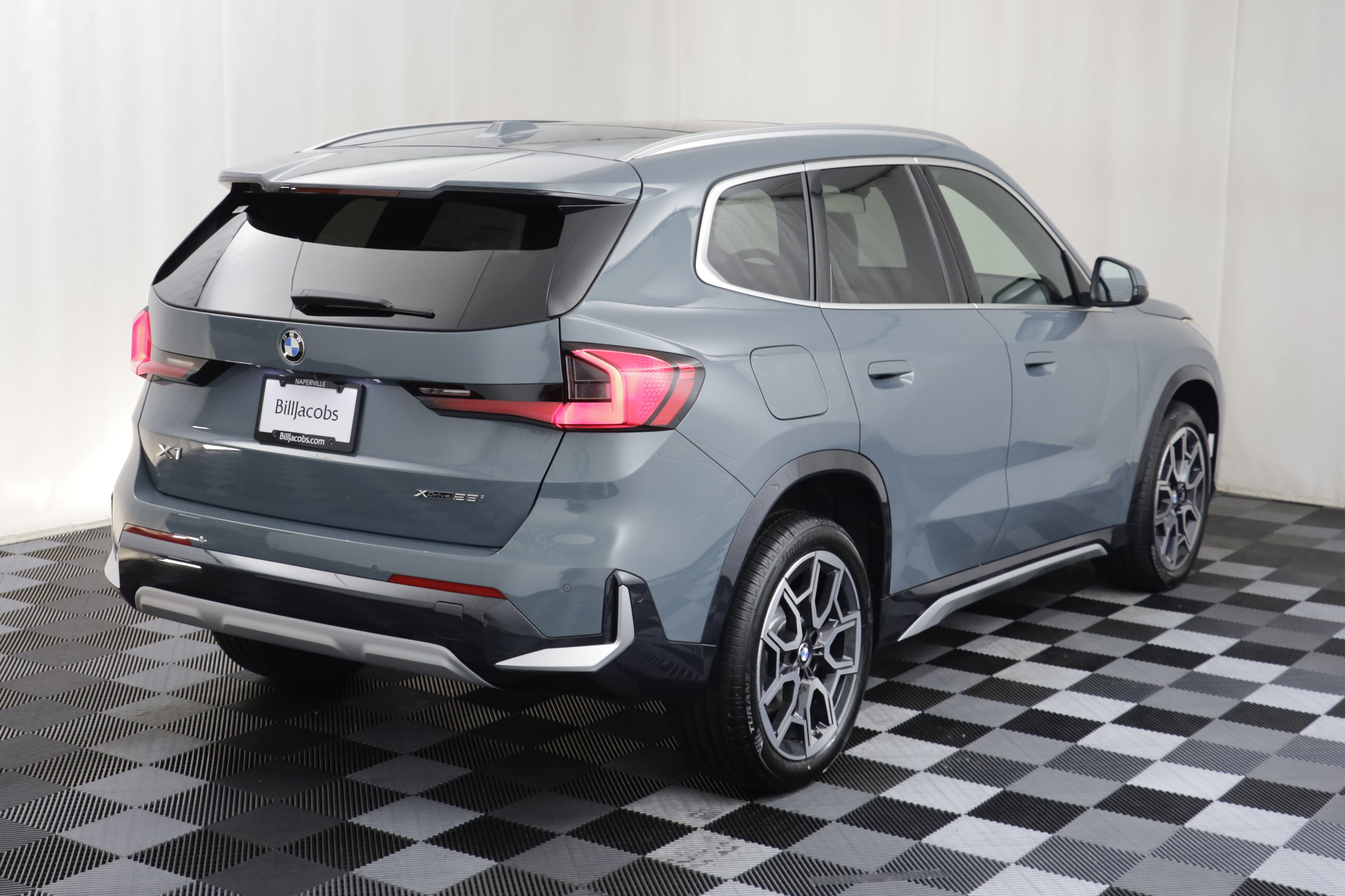 New 2027 BMW X1 xDrive28i AWD/4WD image 19