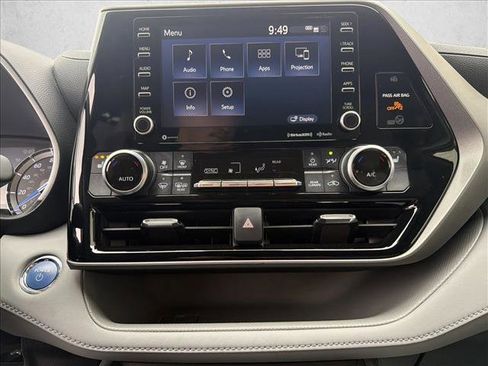 Certified 2022 Toyota Highlander XLE image 19