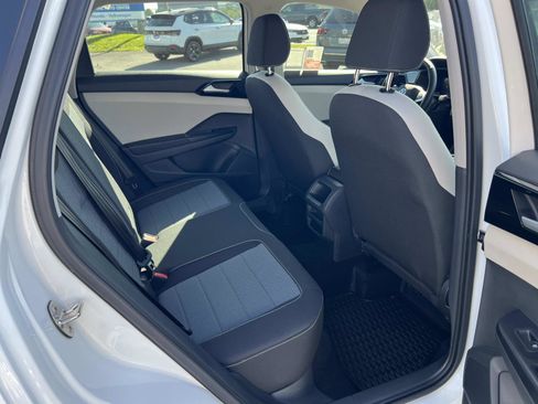 Certified 2025 Volkswagen Taos S image 30