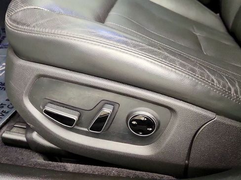 Used 2017 Genesis G80 3.8 RWD image 12