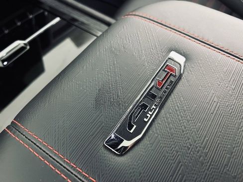 Used 2025 GMC Yukon AT4 Ultimate image 30