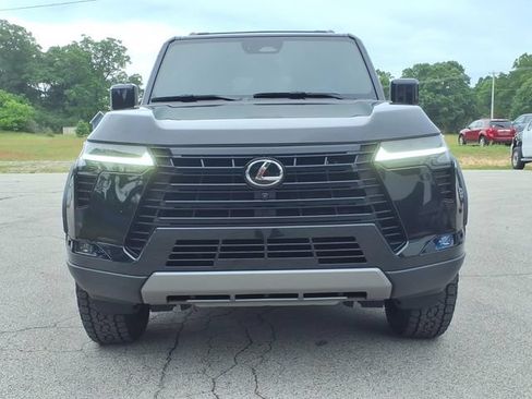 Used 2025 Lexus GX 550 AWD/4WD image 2