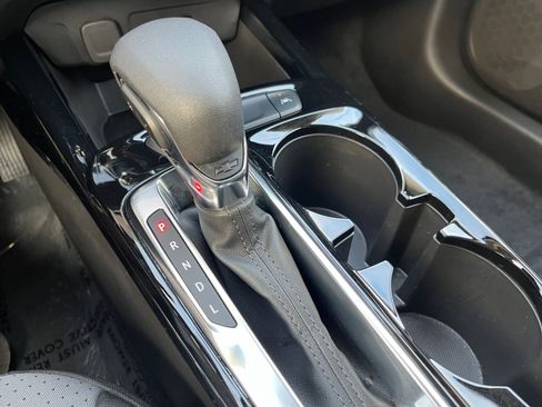 Used 2025 Chevrolet Trax LT image 41