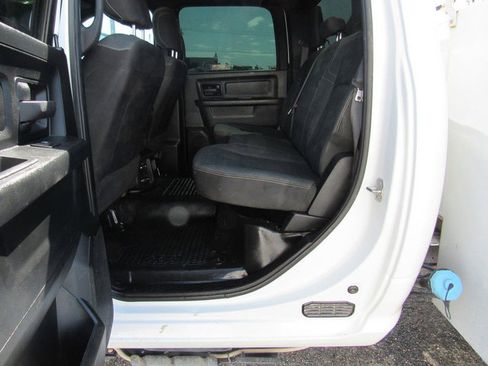 Used 2022 RAM 3500 Tradesman w/ Chrome Appearance Group AWD/4WD image 32
