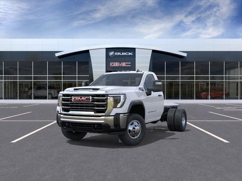 New 2026 GMC Sierra 3500 Pro w/ Convenience Package AWD/4WD image 8