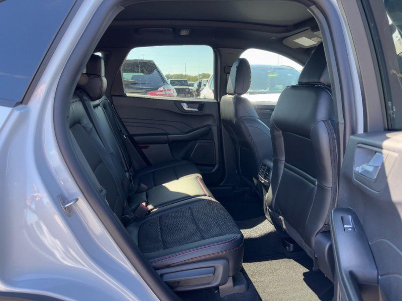 Used 2026 Ford Escape ST-Line w/ Tech Pack #1 FWD image 5
