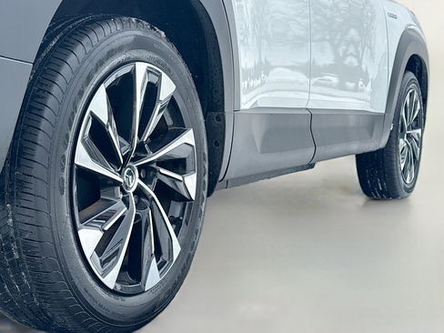 Certified 2025 MAZDA CX-50 2.5 Hybrid w/ Premium Plus Pkg image 15