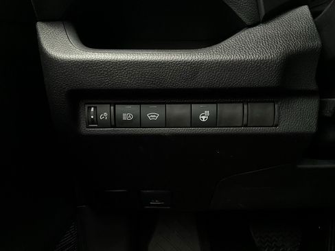 Used 2025 Toyota RAV4 XLE image 22