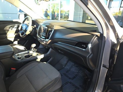 Used 2020 Chevrolet Traverse LS image 9