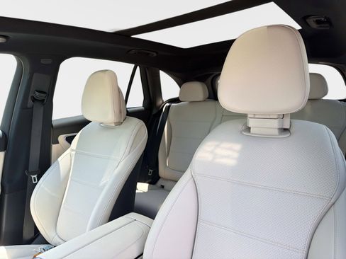 New 2026 Mercedes-Benz GLC 300 image 19