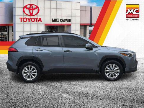 Certified 2024 Toyota Corolla Cross LE w/ Moonroof Package FWD image 6