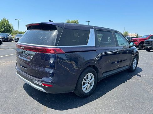 Used 2024 Kia Carnival LX FWD image 8