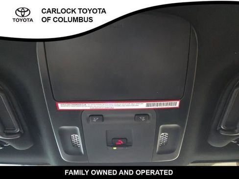 Used 2025 Toyota Camry SE w/ Convenience Package image 28