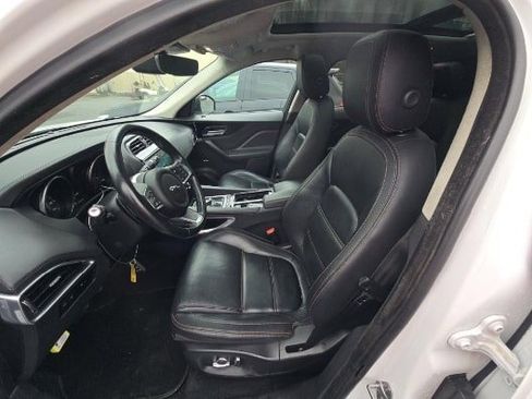 Used 2020 Jaguar F-PACE Prestige image 3