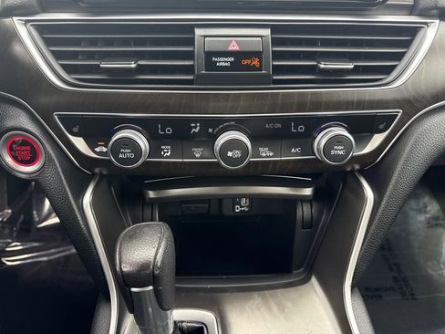 Used 2018 Honda Accord EX image 27