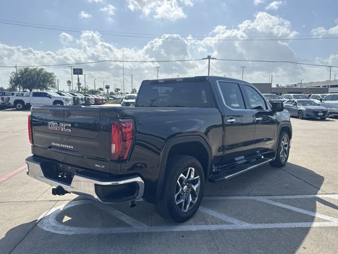 Used 2025 GMC Sierra 1500 SLT image 11