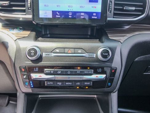 Used 2020 Ford Explorer Limited w/ Class III Trailer Tow Package AWD/4WD image 27