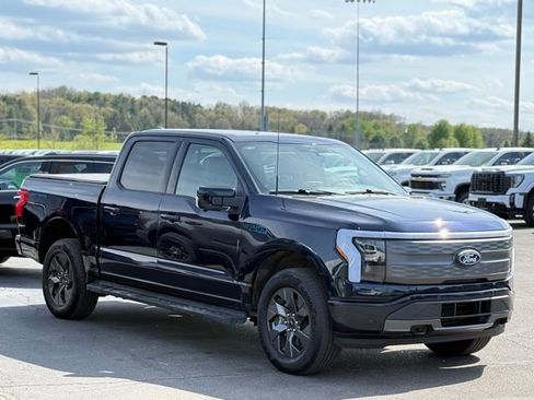 Used 2025 Ford F150 Lightning Lariat AWD/4WD image 38