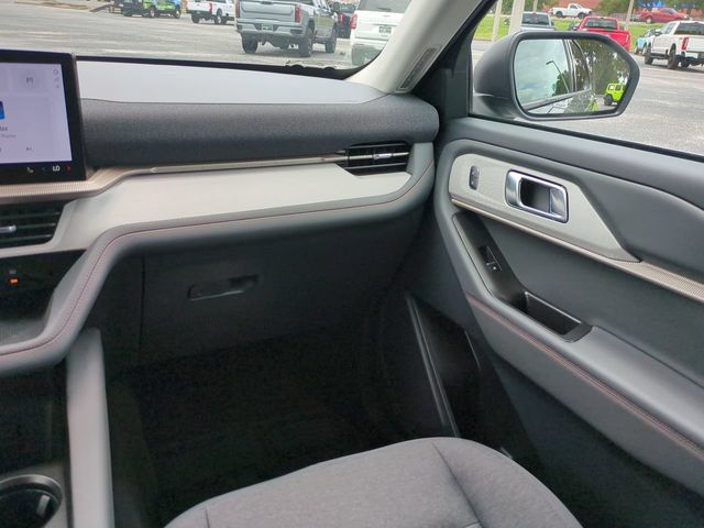 Used 2026 Ford Explorer Active RWD image 22