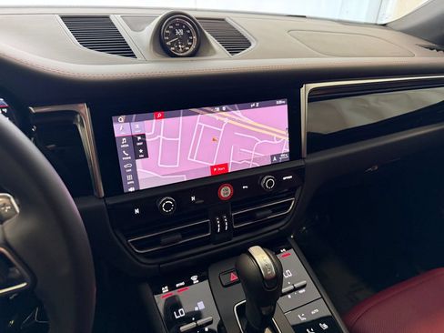 Certified 2026 Porsche Macan S AWD/4WD image 23
