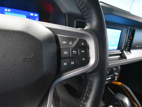 Used 2023 Ford Bronco Badlands w/ Sasquatch Package image 11